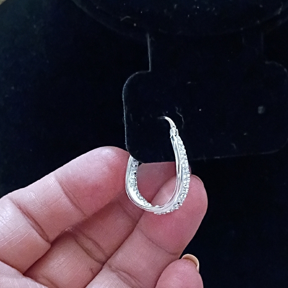 NWT Silver And Bling Earrings - Picture 4 of 12